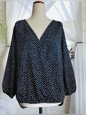 Collective Concepts Navy Blue & White Polka Dot Blouse
Size: Small